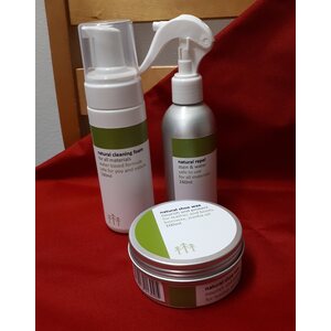 Topi Natural Shoe care products packed in a shoe bag